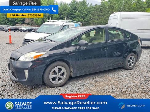 Used 2015 Toyota Prius Four FWD image 1