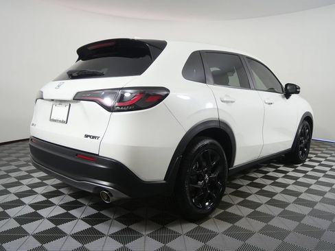 Used 2024 Honda HR-V Sport image 3