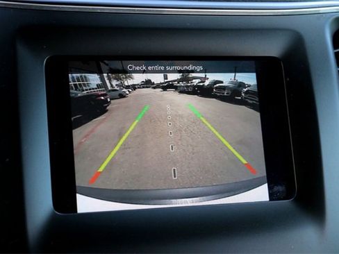 Used 2021 Jeep Cherokee Latitude Plus image 17