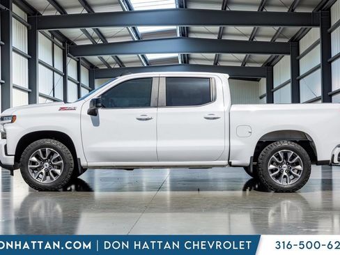Used 2022 Chevrolet Silverado 1500 RST w/ LPO, Blackout Package AWD/4WD image 2