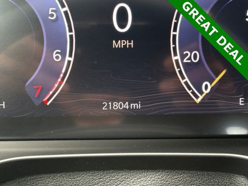 Used 2025 Jeep Grand Cherokee Limited w/ Luxury Tech Group II image 16