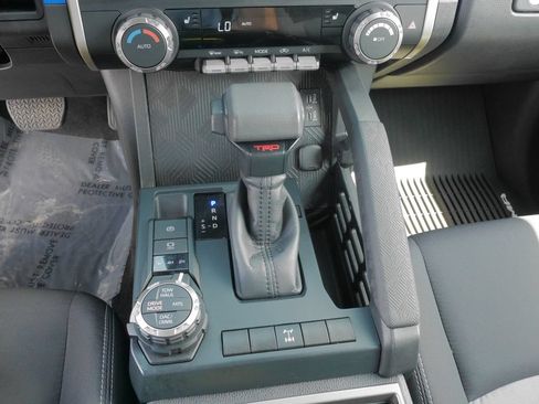 Used 2025 Toyota Tacoma TRD Off-Road AWD/4WD image 24