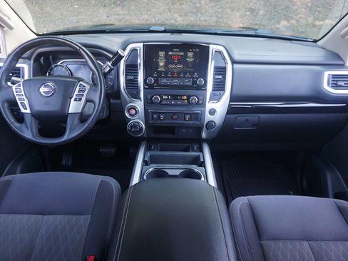 Used 2020 Nissan Titan SV w/ SV Convenience Package image 22