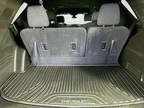 Used 2023 Chevrolet Traverse LT image 35