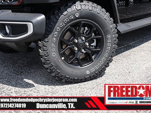 New 2025 Jeep Gladiator Sport image 9