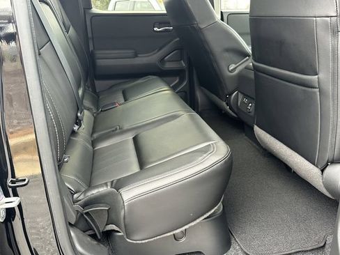 Used 2024 Nissan Frontier SL w/ Technology Package AWD/4WD image 17