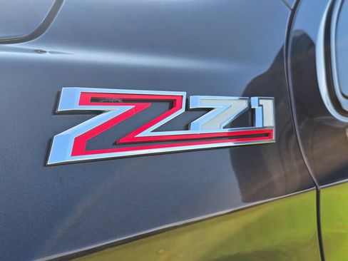 Used 2022 Chevrolet Suburban Z71 w/ Luxury Package AWD/4WD image 27