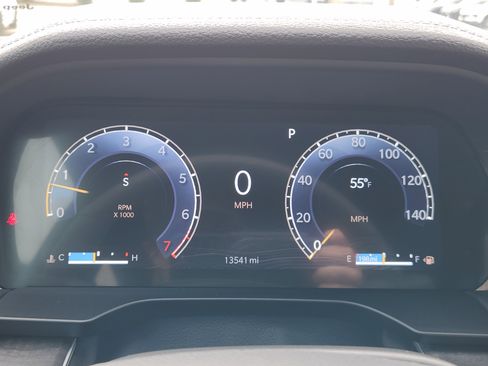 Used 2024 Jeep Grand Cherokee L Limited w/ Black Appearance Package image 19