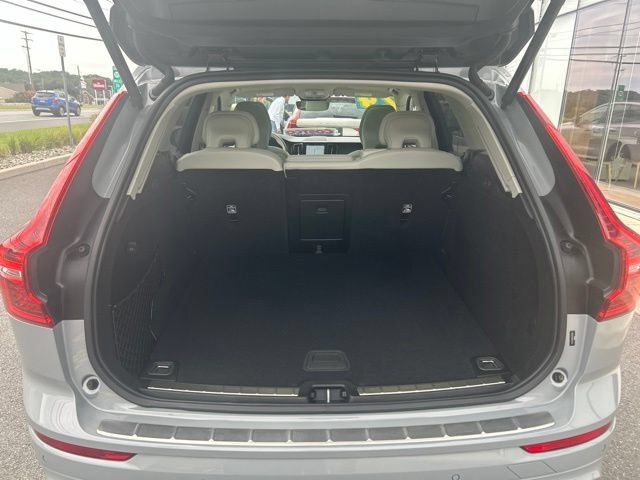 Used 2024 Volvo XC60 B5 Ultimate w/ Protection Package Premier AWD/4WD image 11