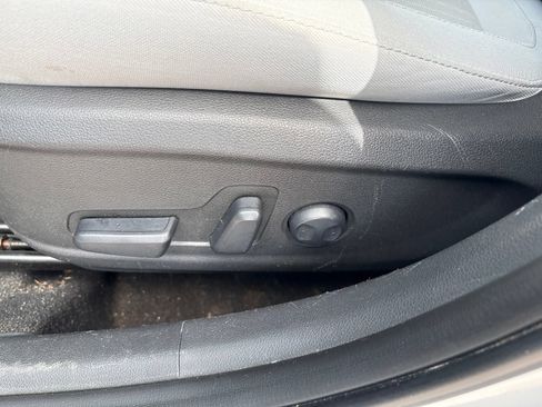 Used 2023 Hyundai Kona SEL FWD image 9