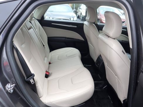Used 2018 Ford Fusion Titanium AWD/4WD image 12