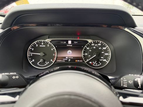 Used 2024 Nissan Pathfinder SL w/ SL Premium Package FWD image 17