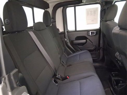 Used 2021 Jeep Gladiator Willys image 16