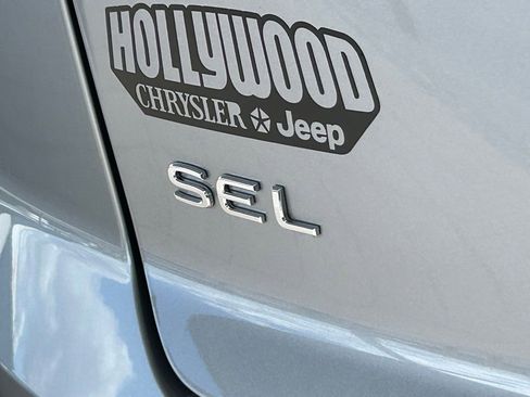 Used 2024 Volkswagen Atlas Cross Sport SEL Premium R-Line image 46