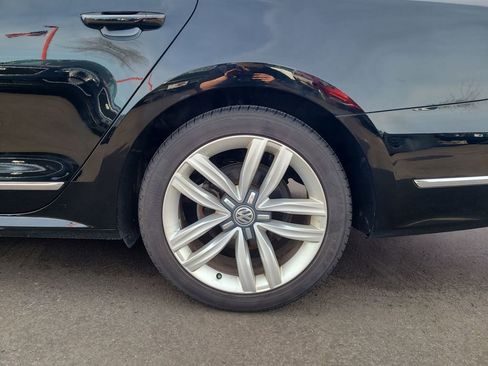 Used 2016 Volkswagen Passat 1.8T SEL Premium image 11