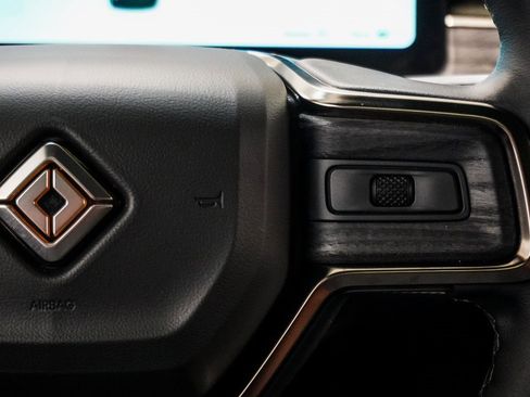 Used 2023 Rivian R1S Adventure image 30