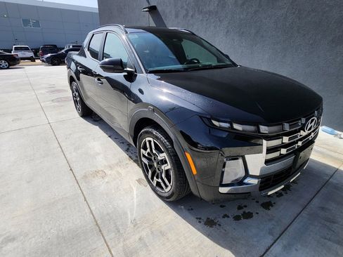 Certified 2025 Hyundai Santa Cruz Limited image 1