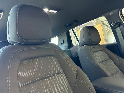 Used 2025 Chevrolet Equinox LT AWD/4WD image 18