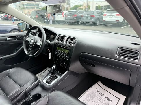 Used 2014 Volkswagen Jetta SE FWD image 29