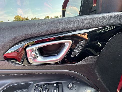 Used 2024 Jeep Compass Limited image 14