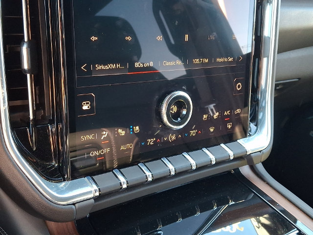 Used 2025 GMC Yukon Denali AWD/4WD image 15