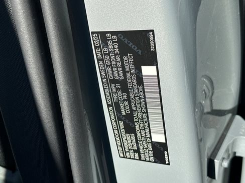 New 2025 Volvo XC90 B6 Ultra image 24