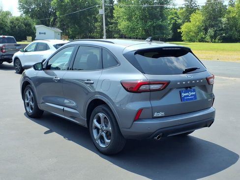 Used 2023 Ford Escape ST-Line Select w/ Tech Pack #2 AWD/4WD image 3