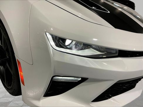 Used 2017 Chevrolet Camaro SS RWD image 30