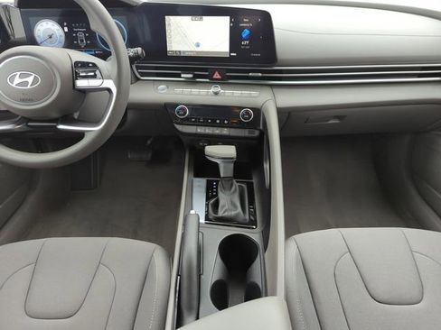 Used 2024 Hyundai Elantra SEL image 23