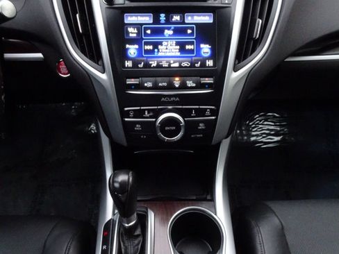 Used 2017 Acura TLX w/ Technology Package image 19