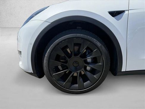 Used 2022 Tesla Model Y Long Range AWD/4WD image 19