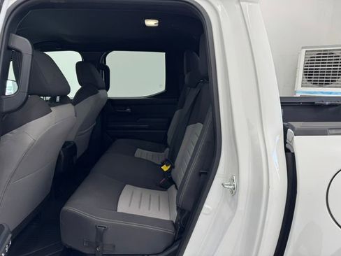 Used 2025 Toyota Tacoma TRD Sport AWD/4WD image 17