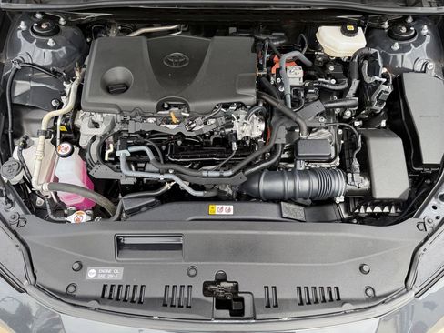 Used 2025 Toyota Camry LE FWD image 30