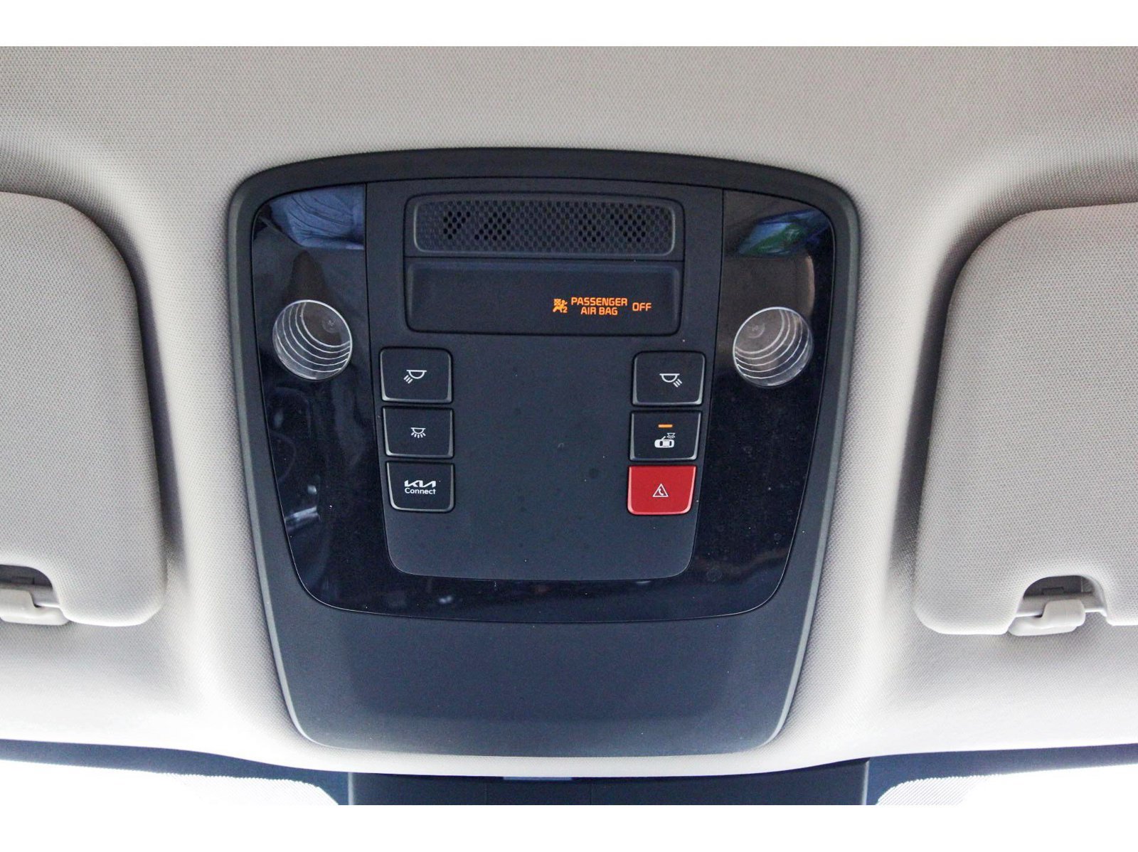 Used 2024 Kia Carnival EX FWD image 25