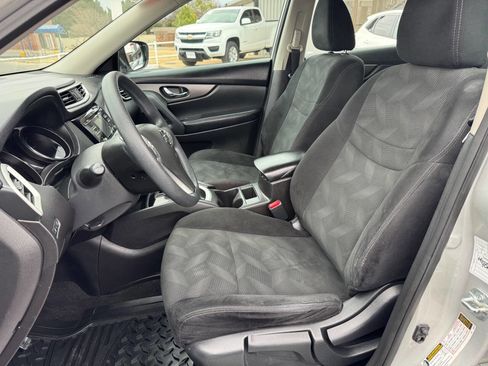 Used 2016 Nissan Rogue S image 15