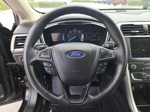 Certified 2020 Ford Fusion SE image 25