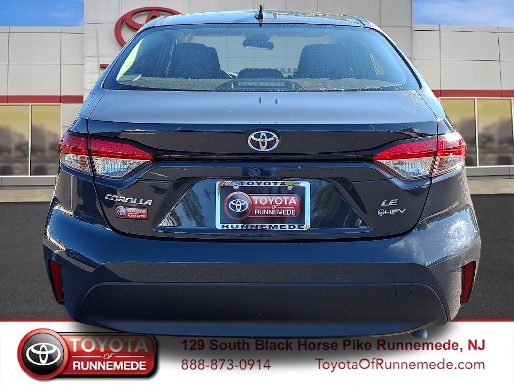 Certified 2026 Toyota Corolla LE FWD image 5