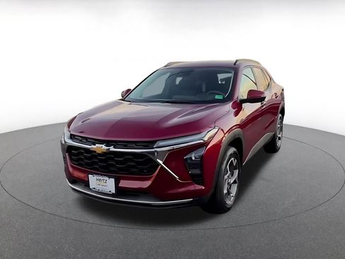 Used 2025 Chevrolet Trax LT image 7