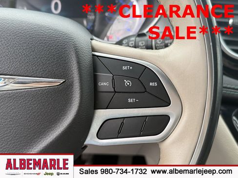 Used 2018 Chrysler Pacifica Limited image 20