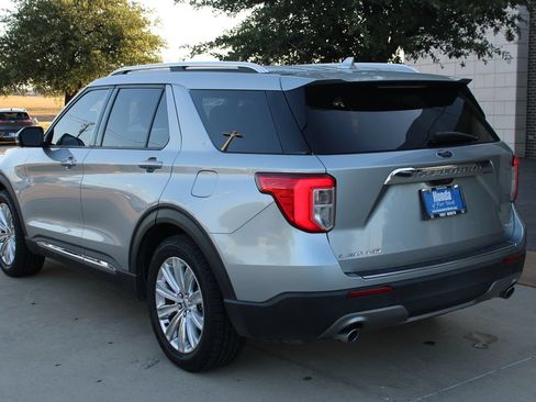 Used 2020 Ford Explorer Limited RWD image 4