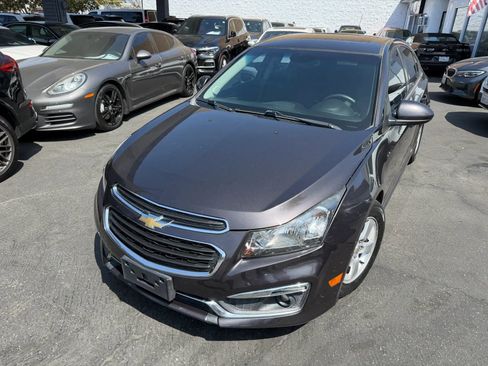 Used 2015 Chevrolet Cruze LT w/ Sun And Sound Package FWD image 4