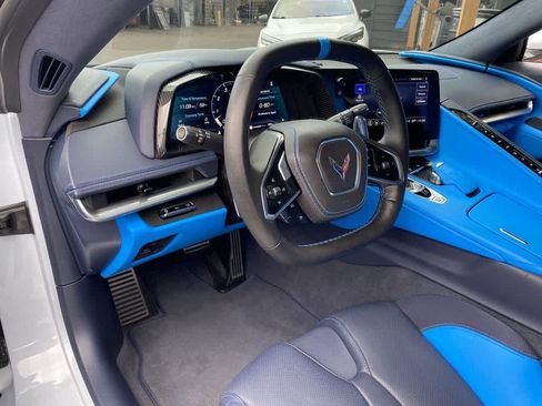 Used 2023 Chevrolet Corvette Stingray Premium Conv w/ 3LT RWD image 2