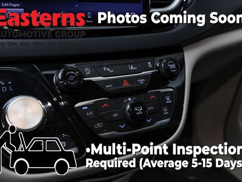 Used 2023 Chrysler Pacifica Touring-L FWD image 20