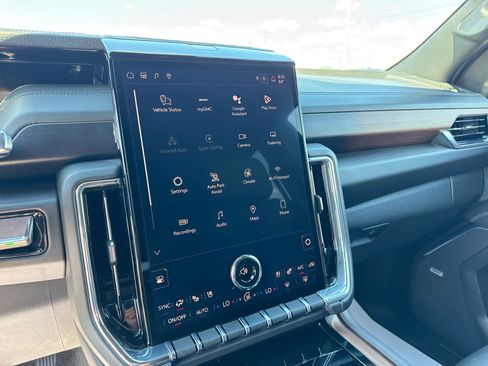 Certified 2025 GMC Yukon Denali AWD/4WD image 16
