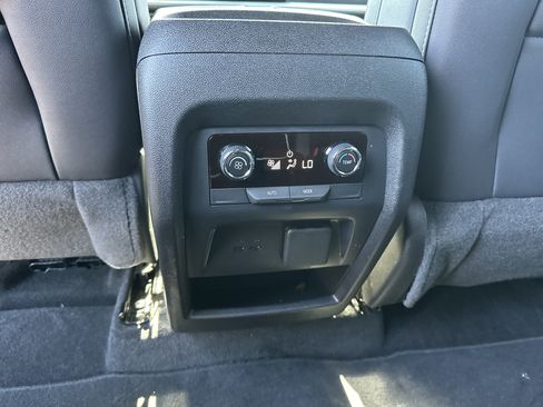 Used 2026 Chevrolet Traverse LT w/ Driver Confidence Package FWD image 22
