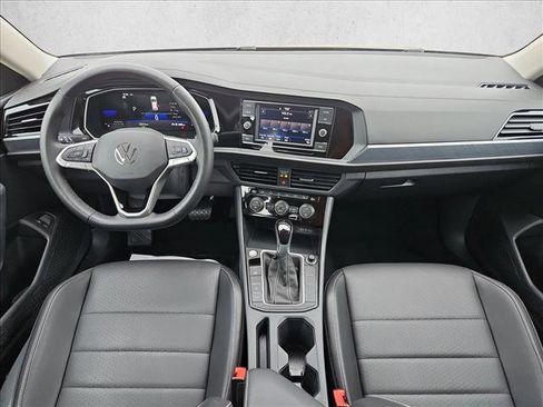 Used 2024 Volkswagen Jetta SE FWD image 16