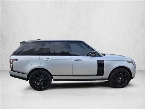 Used 2020 Land Rover Range Rover HSE image 4