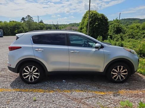 Used 2017 Kia Sportage EX w/ EX Premium Package AWD/4WD image 3