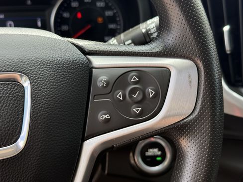 Used 2024 GMC Terrain SLE w/ Driver Convenience Package FWD image 17