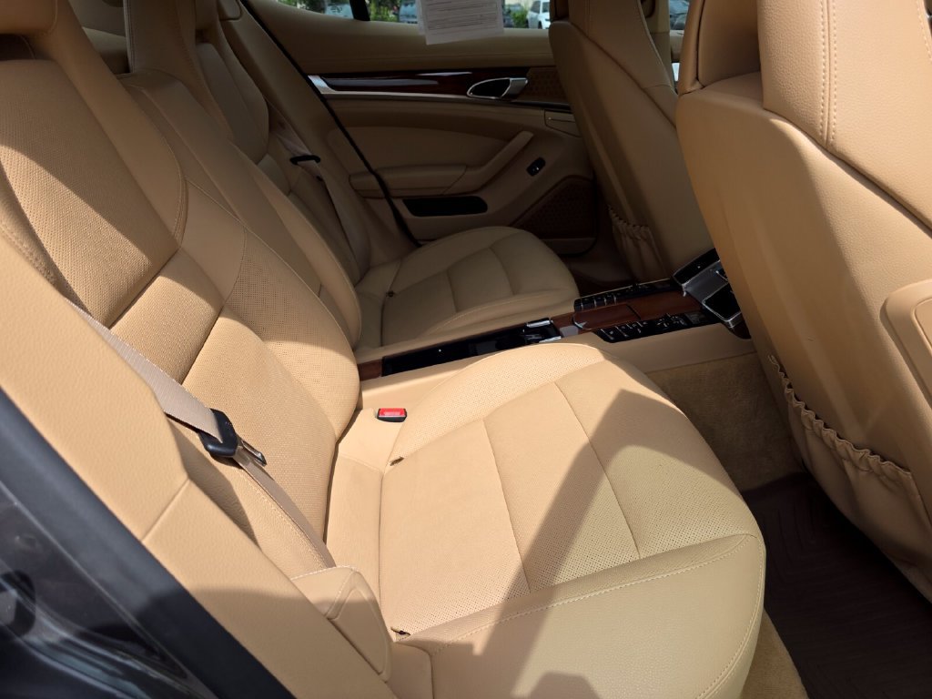 Used 2014 Porsche Panamera 4 AWD/4WD image 18